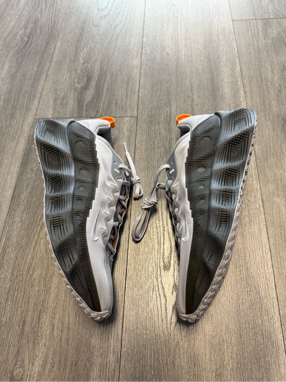 Nike Ava Rover Wolf Grey Vast Grey Sneakers Running DX4215-004 Mens Sz 8.5 New